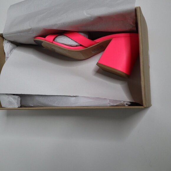 NEW  Free People Charlie Neon Pink V-Heel Sandals - Picture 4 of 9